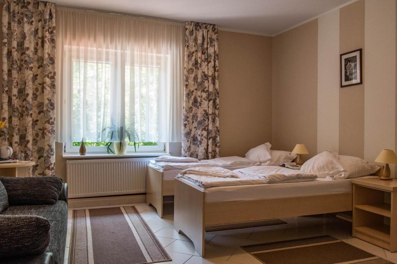 Kompleks Wypoczynkowo-Konferencyjny Mazur-Syrenka Krutyń Kültér fotó